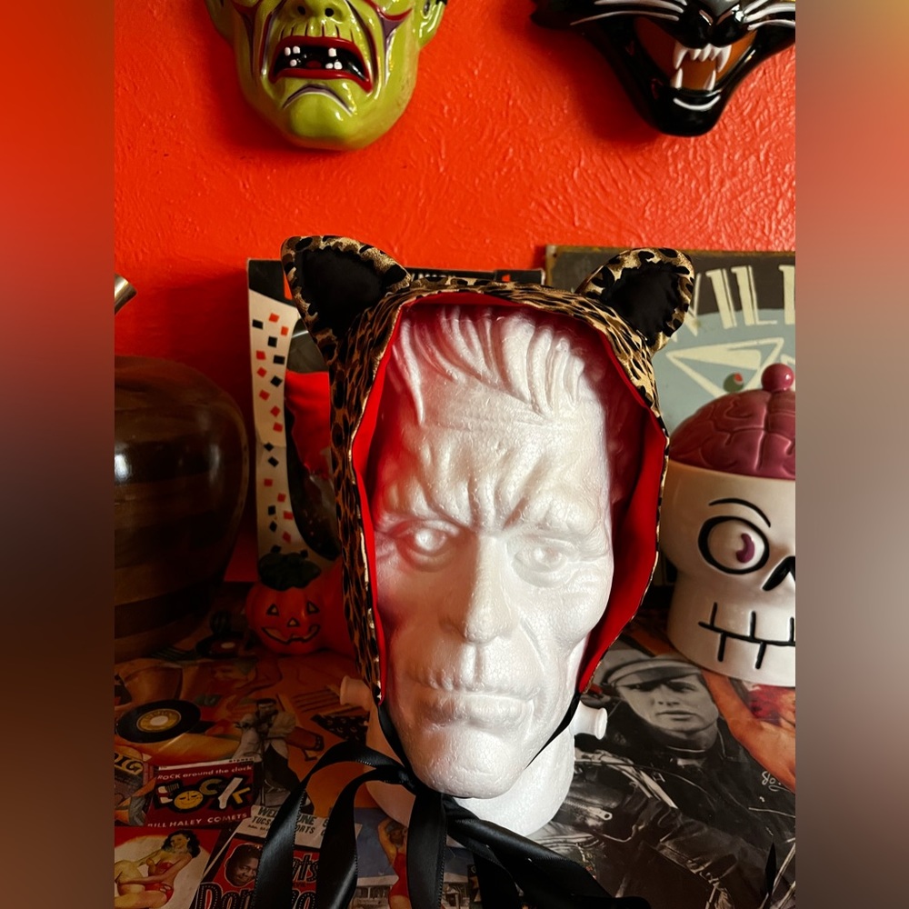 Leopard print cat bonnet Halloween